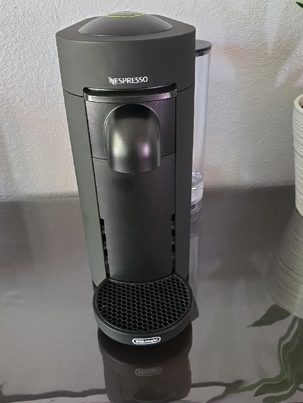 Nespresso Vertuo Plus Machine